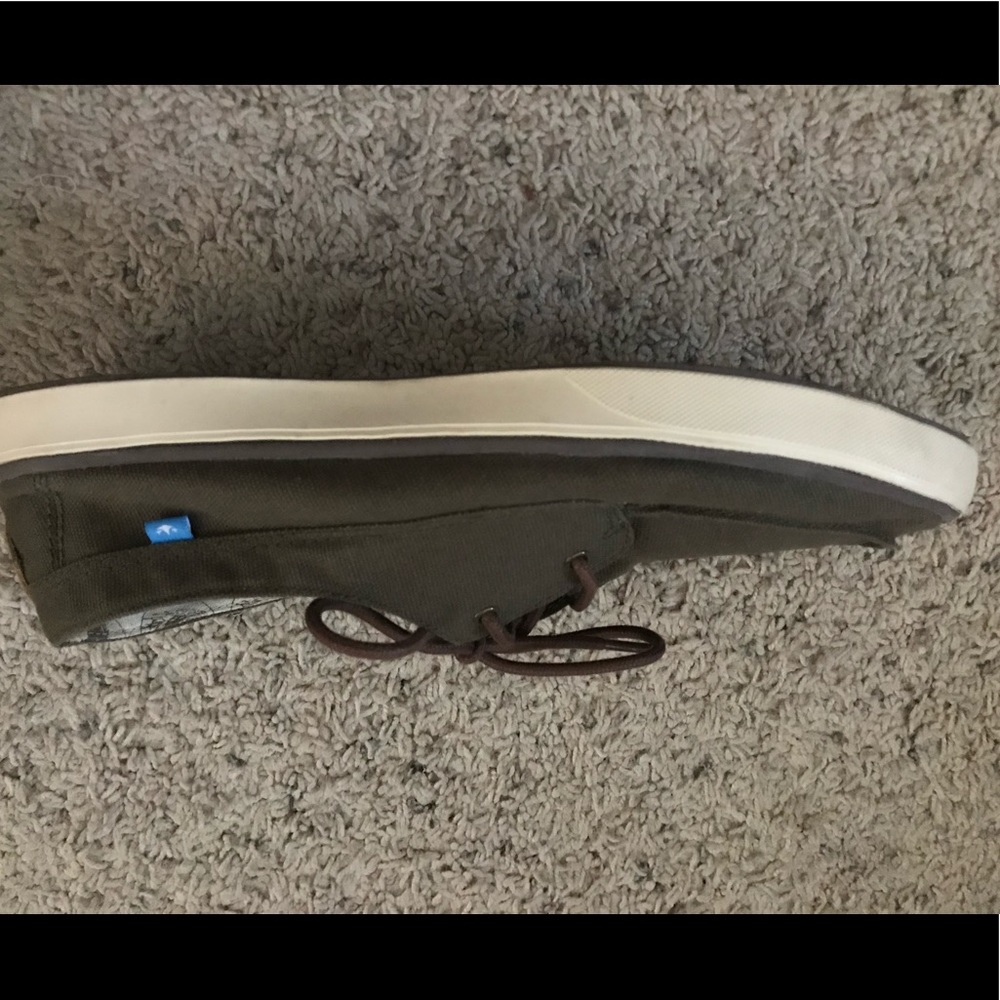 Free Waters shoes men’s size 9